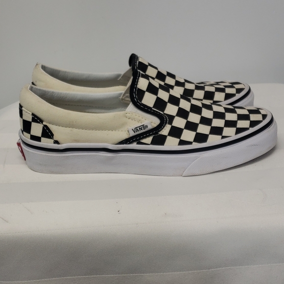 black and cream checkered vans